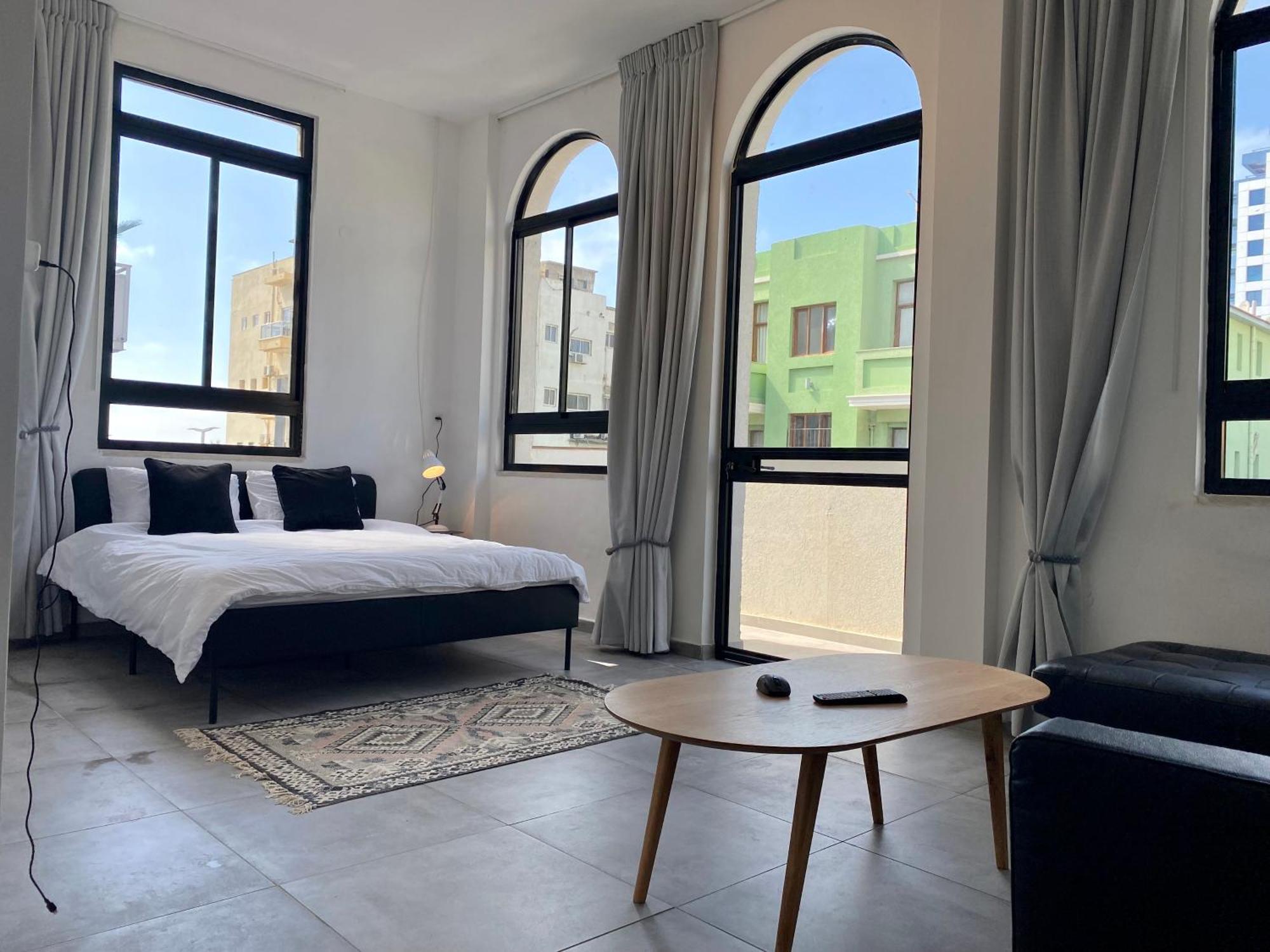 Yona 8 Bed & Breakfast Тел Авив Екстериор снимка