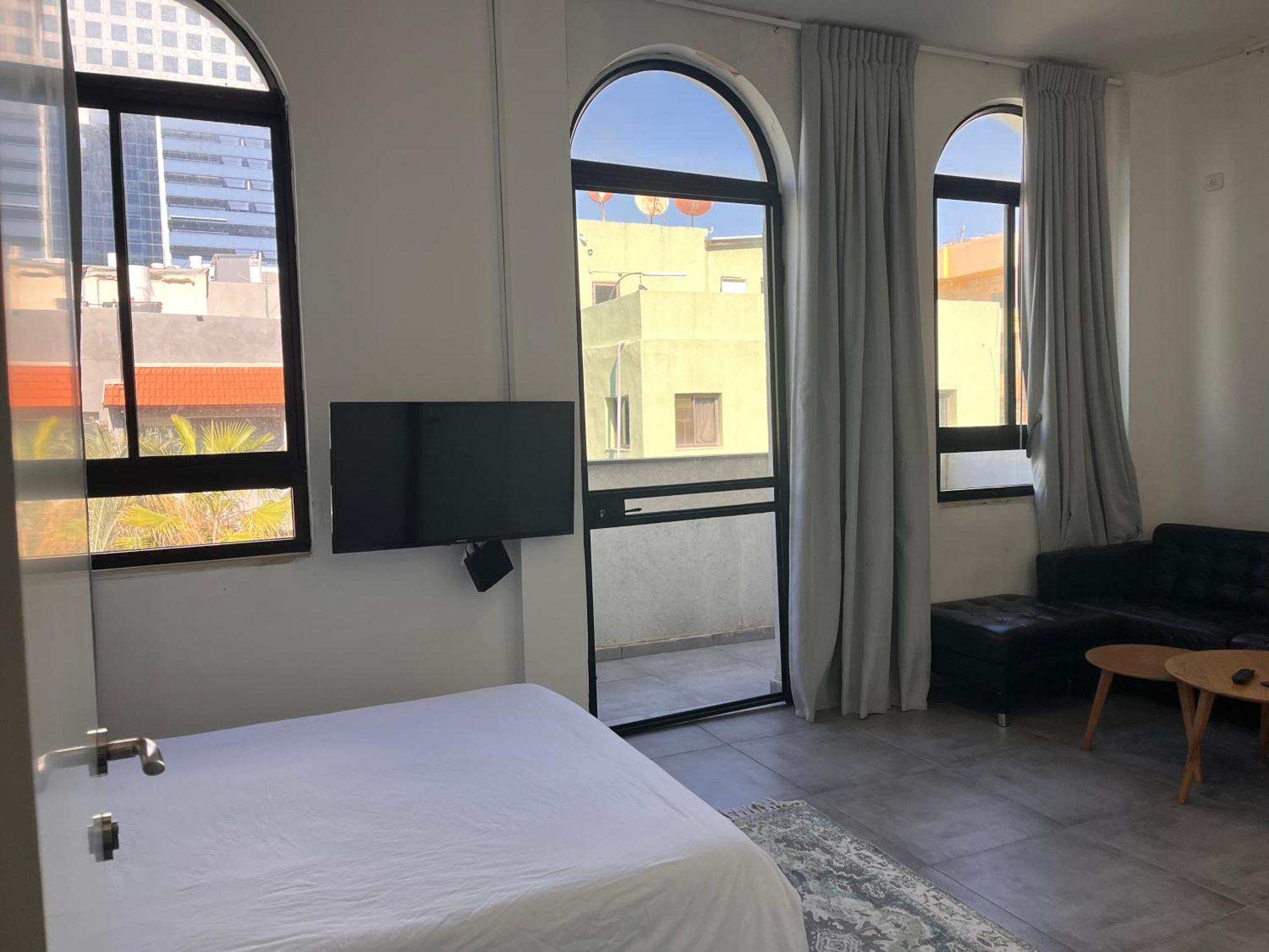 Yona 8 Bed & Breakfast Тел Авив Екстериор снимка