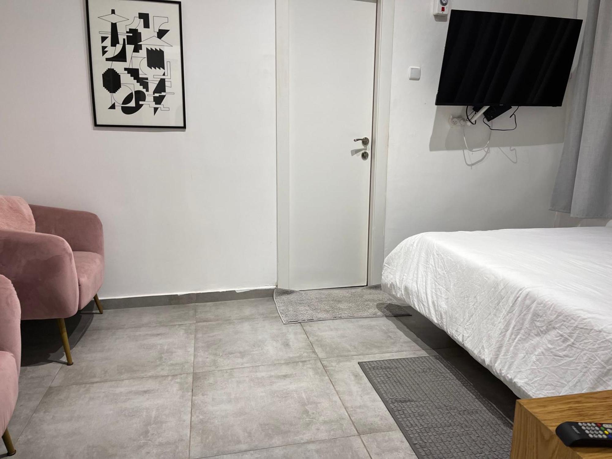 Yona 8 Bed & Breakfast Тел Авив Екстериор снимка
